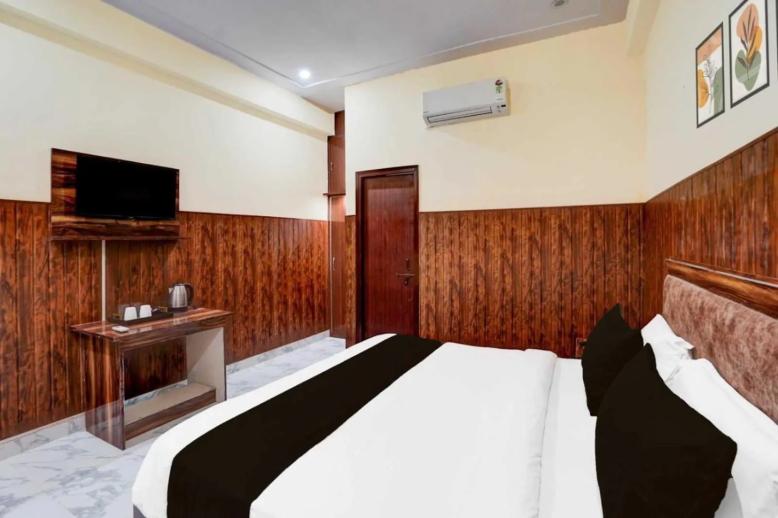 Townhouse Varanasi Railway Junction 4*,  Hindistan
