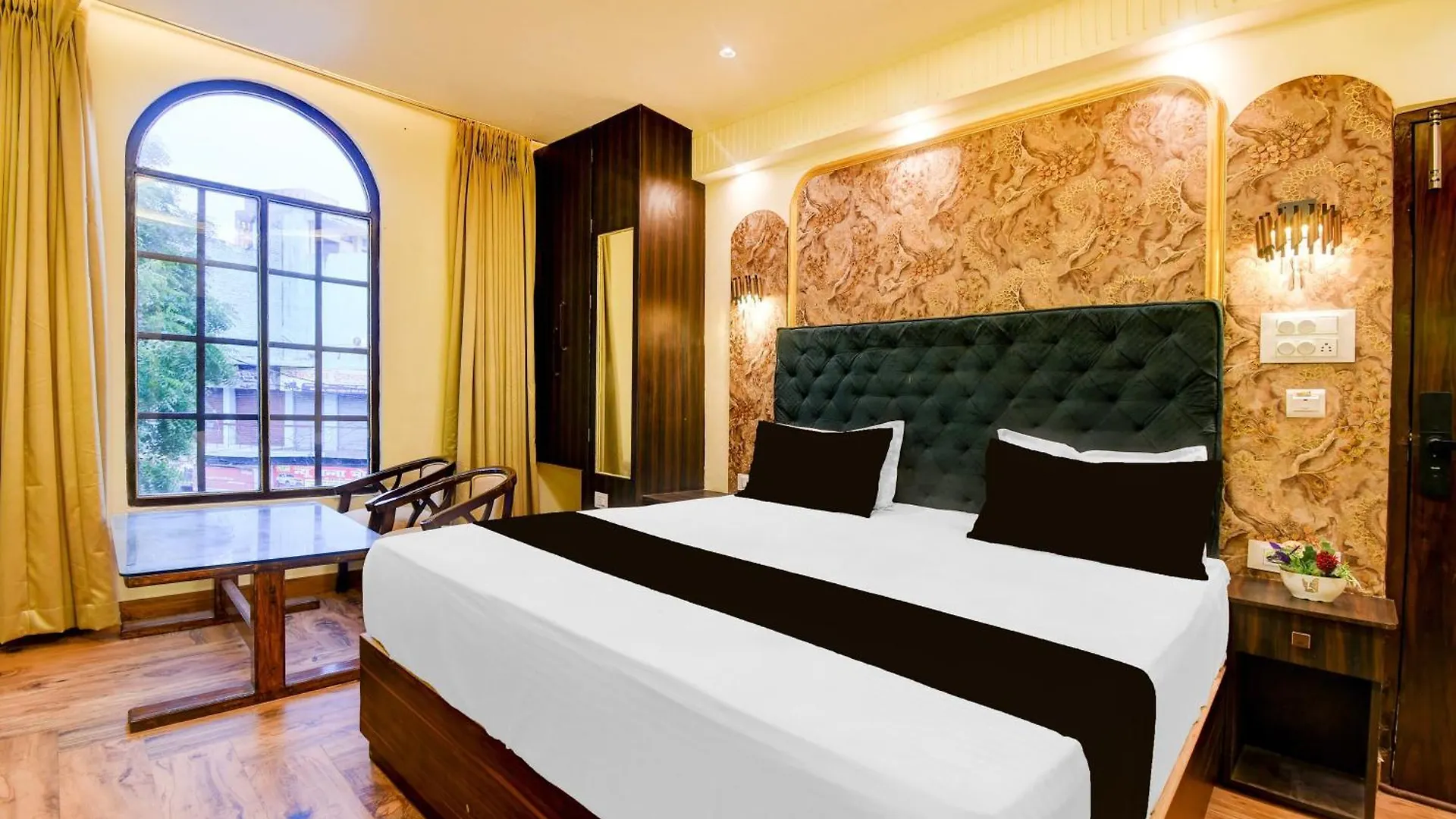 **** Otel Townhouse Varanasi Railway Junction Hindistan
