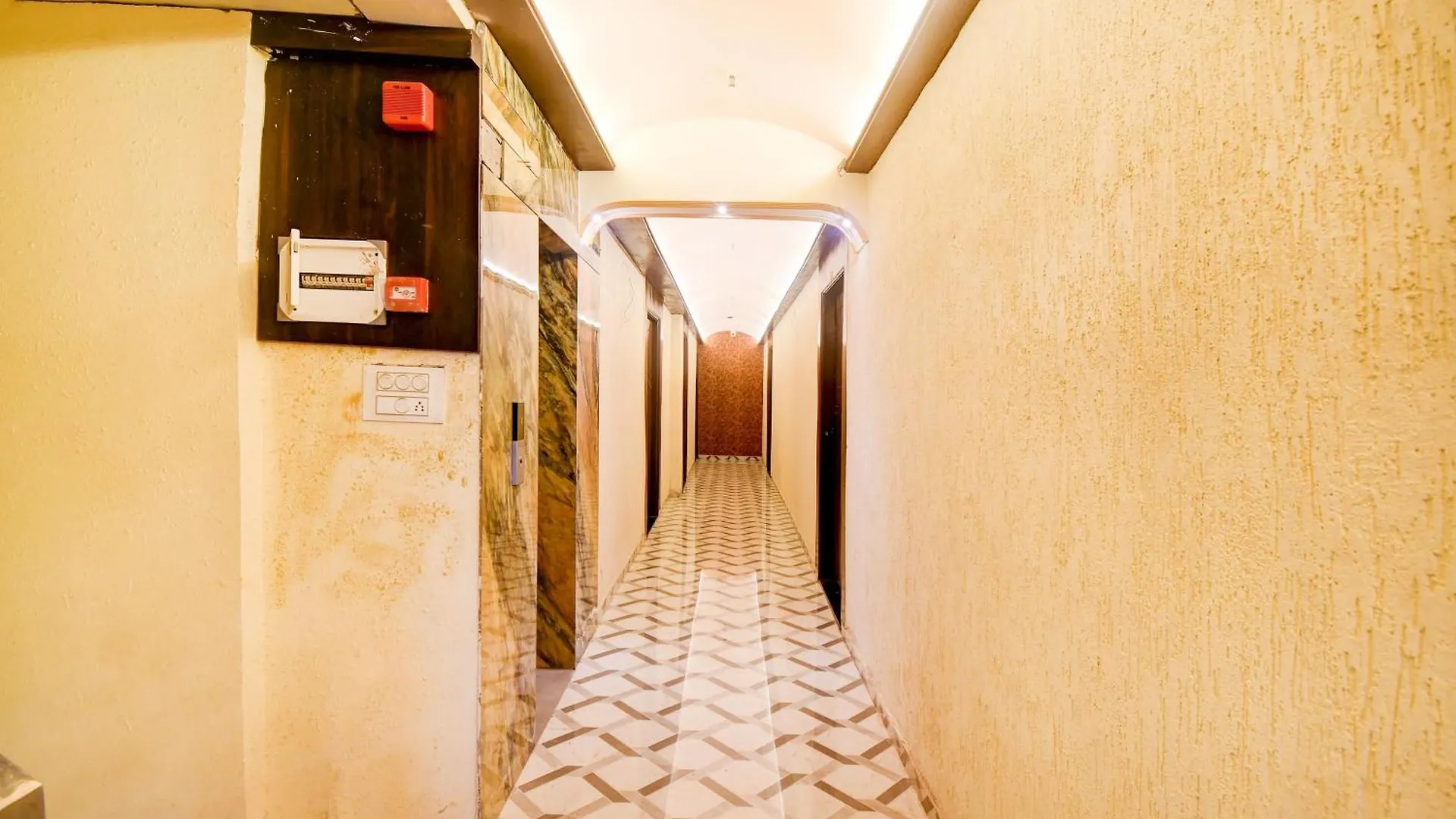 Townhouse Varanasi Railway Junction Otel