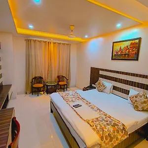P Palace - Near Kashi Vishwanath Temple Hotel